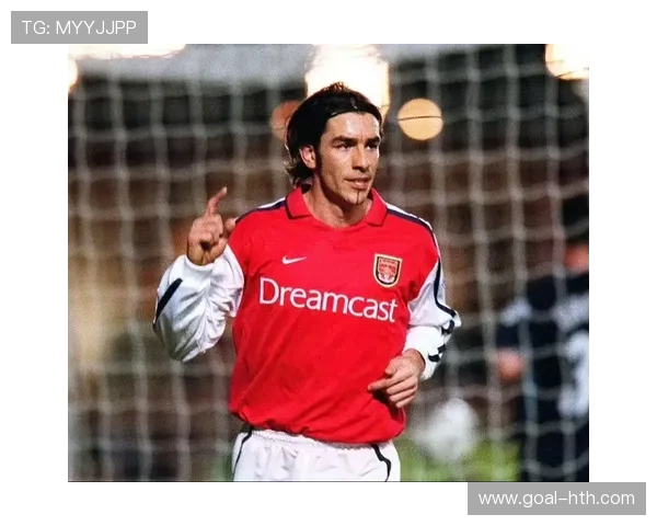 足球插画艺术：聚焦球星魅力与激情的创意呈现