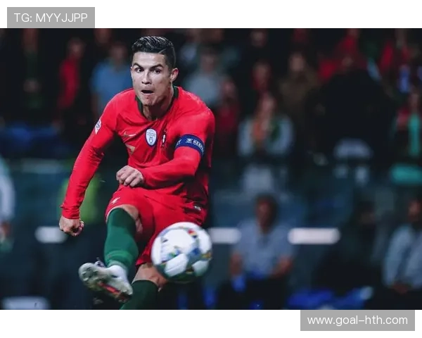 足球巨星与粉丝的温暖互动：传递爱与激情的瞬间